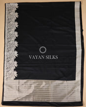 Load image into Gallery viewer, Black Banarasi Mashru Silk Saree